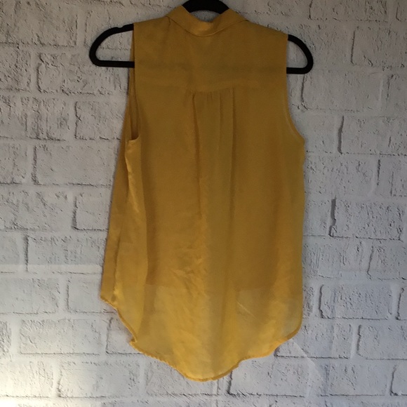 TRUTH SHEER MUSTARD HI LOW SLEEVELESS TOP SIZE M. - Picture 3 of 5